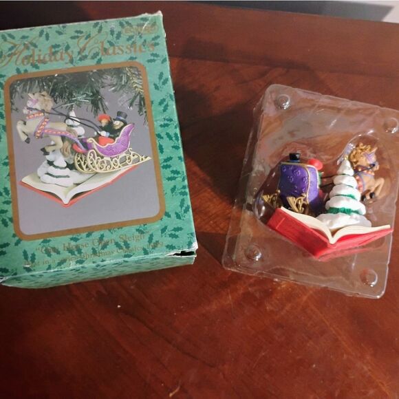 Festive Red and Green Holiday Ornaments - Picture 1 of 7